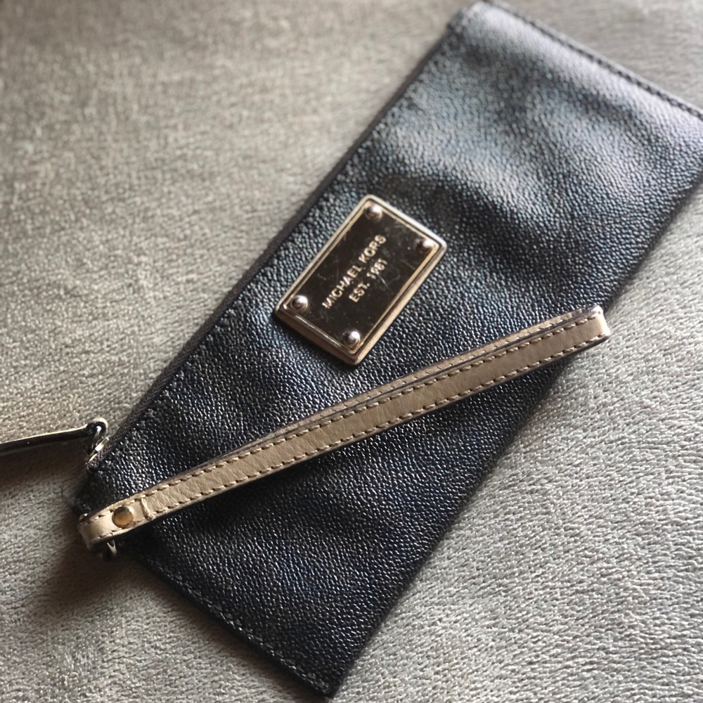Michael Kors Wristlet Wallet